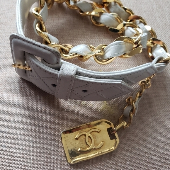Chanel authentic leather belt. Size small Price FIRM. - Picture 7 of 14